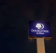 DoubleTree by Hilton Calgary North hotel detail image 4
