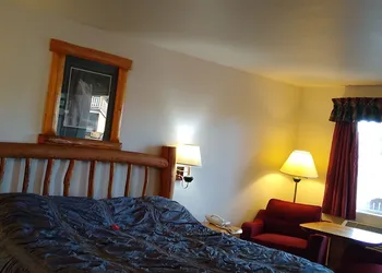 The Ponderosa Motel hotel thumbnail 5