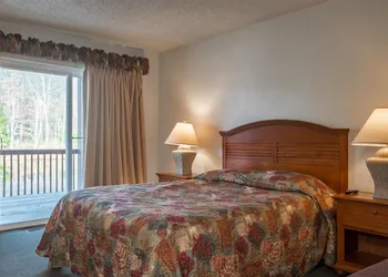 Crown Resorts at The Poconos hotel thumbnail 8