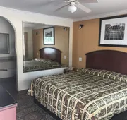 Regency Inn and Suites hotel detail image 4