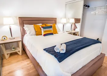 MiCasa Suites - Stylish Condo in Maple Leaf Square hotel thumbnail 2