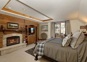 Colorado Lodge at the Ritz Carlton hotel thumbnail 7
