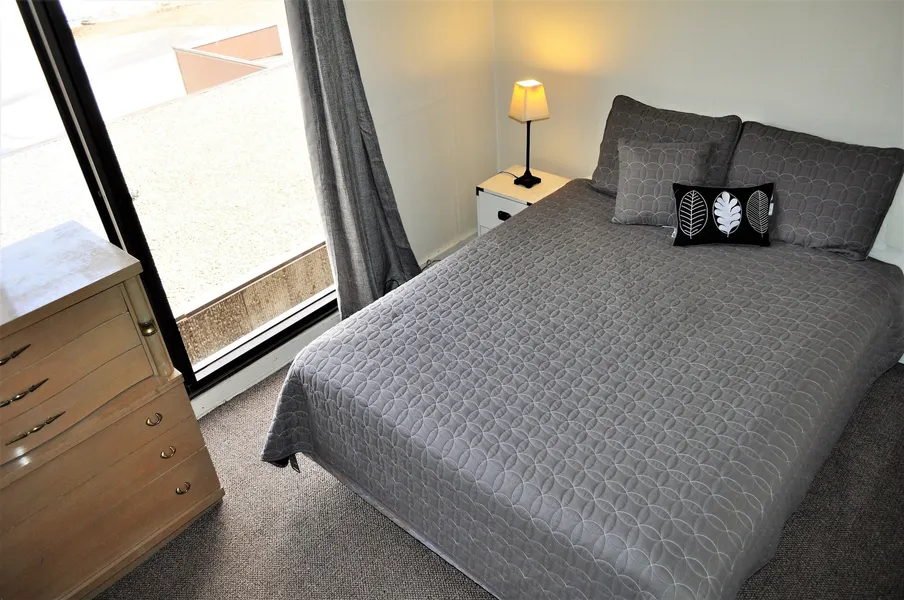 Snowflake 1 Bed plus Den 2 Bath hotel detail image 6