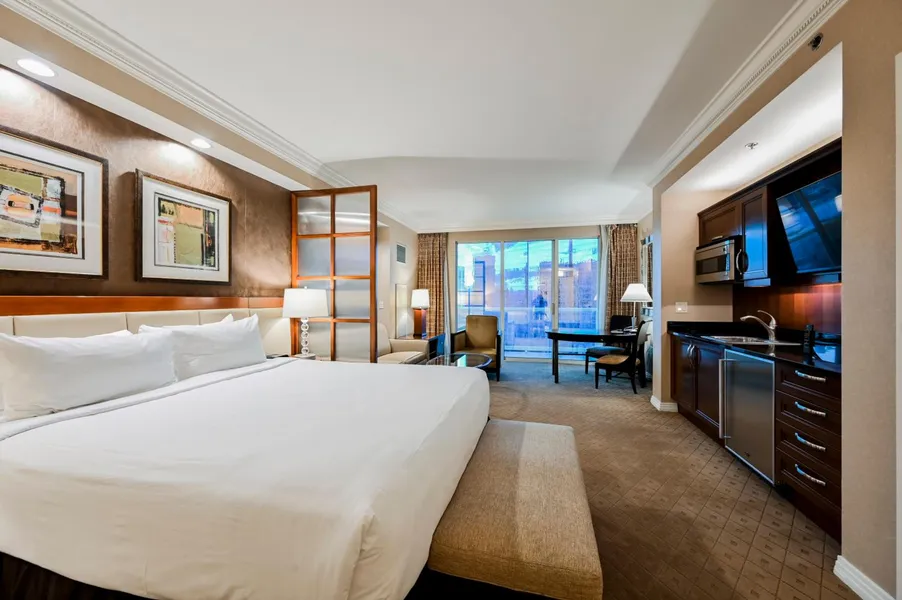 Penthouse Suite with Strip View at The Signature At MGM Grand hotel detail image 2