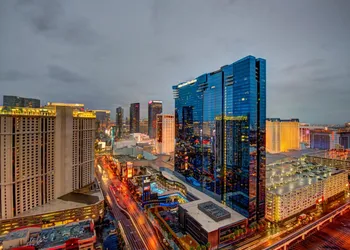 Penthouse Suite with Strip View at The Signature At MGM Grand hotel thumbnail 8