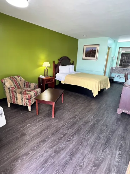 Travelers Inn hotel detail image 6
