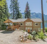 Lazy Bear Lodge 3 Bedroom Home by NW Comfy Cabins by RedAwning hotel detail image 3