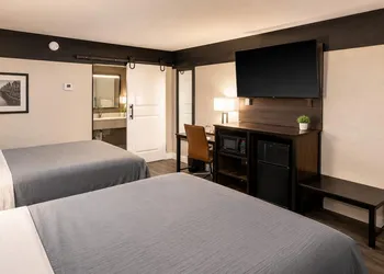 Lx Hotel SureStay Collection by Best Western hotel thumbnail 4