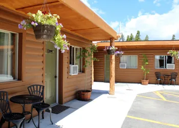 Elkhorn Cabins And Inn hotel thumbnail 2