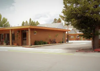 Elkhorn Cabins And Inn hotel thumbnail 5