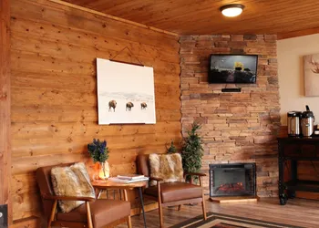 Elkhorn Cabins And Inn hotel thumbnail 8