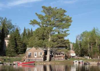 Slippery Winds Wilderness Resort hotel thumbnail 3