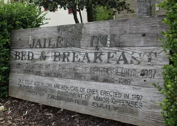 Jailer's Inn hotel thumbnail 3