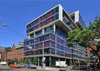 Pelicanstay in Toronto Fashion District hotel thumbnail 2