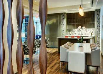 Global Luxury Suites at Exchange hotel thumbnail 2
