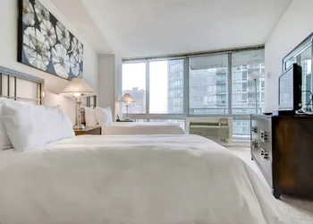 Global Luxury Suites at Exchange hotel thumbnail 4