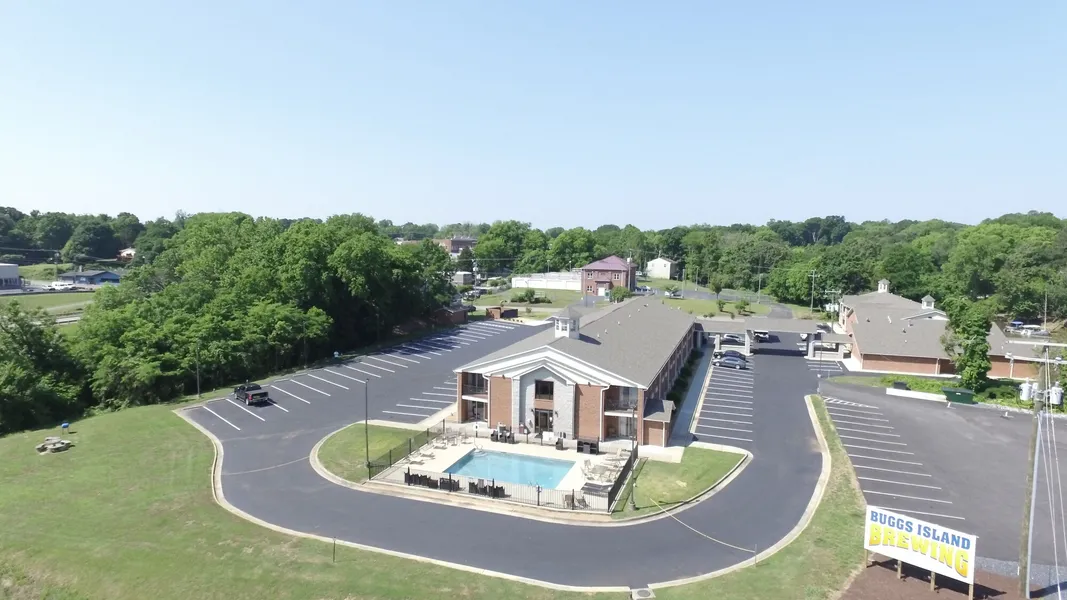 Clarion Pointe on the lake Clarksville-South Hill West hotel detail image 6