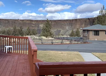 Smith Rock Resort hotel thumbnail 3