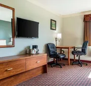 Travelers Lodge & Suites hotel detail image 3