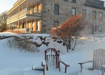 Stone House Inn hotel thumbnail 2