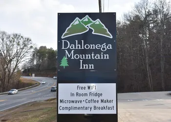 Dahlonega Mountain Inn hotel thumbnail 5