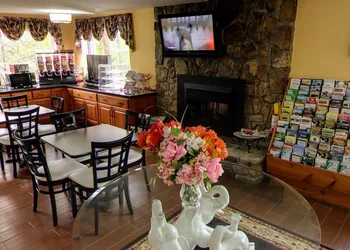 Dahlonega Mountain Inn hotel thumbnail 8