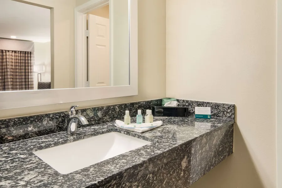 Quality Inn & Suites Dallas - Cityplace hotel detail image 6
