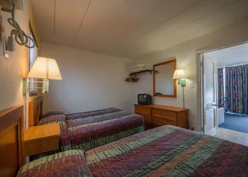 Compass Family Resort hotel thumbnail 5