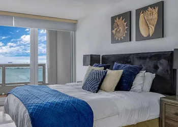 Bayfront Gem with Balcony and Pool hotel thumbnail 2