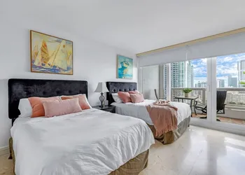 Bayfront Gem with Balcony and Pool hotel thumbnail 4