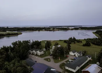 Briarwood Coastal Cottages & Lodge hotel thumbnail 3