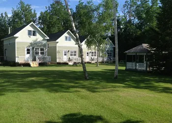 Briarwood Coastal Cottages & Lodge hotel thumbnail 4