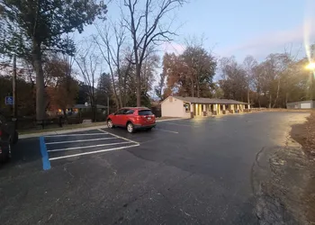 Economy Inn Sylva hotel thumbnail 7