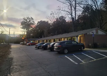 Economy Inn Sylva hotel thumbnail 8