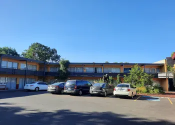Longview Inn hotel thumbnail 2
