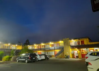 Longview Inn hotel thumbnail 3
