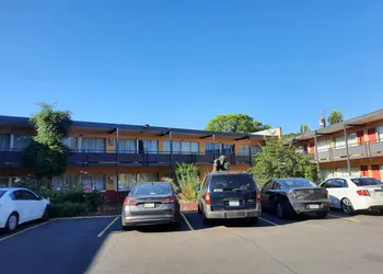 Longview Inn hotel thumbnail 6