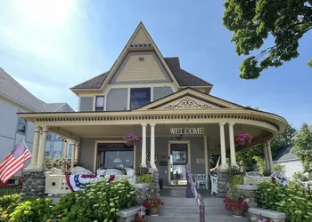 Secrets on Main Bed & Breakfast hotel thumbnail 3