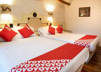 OYO Posada Astrud hotel thumbnail 3