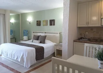 AR Solymar hotel thumbnail 3
