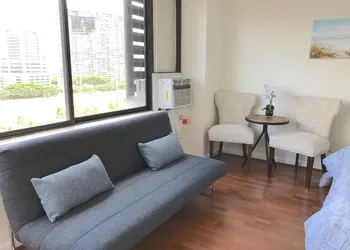 Modern Waikiki Sleek Studio hotel thumbnail 8