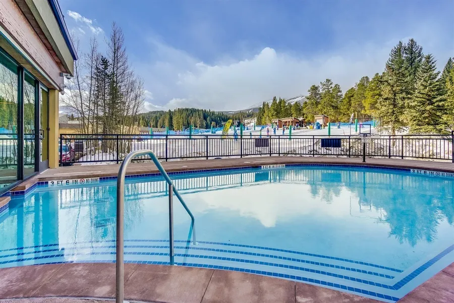 4 Bedroom Ski in, Ski out Mountain Vacation Rental Located Next to Historic Main Street in Downtown Breckenridge hotel detail image 6