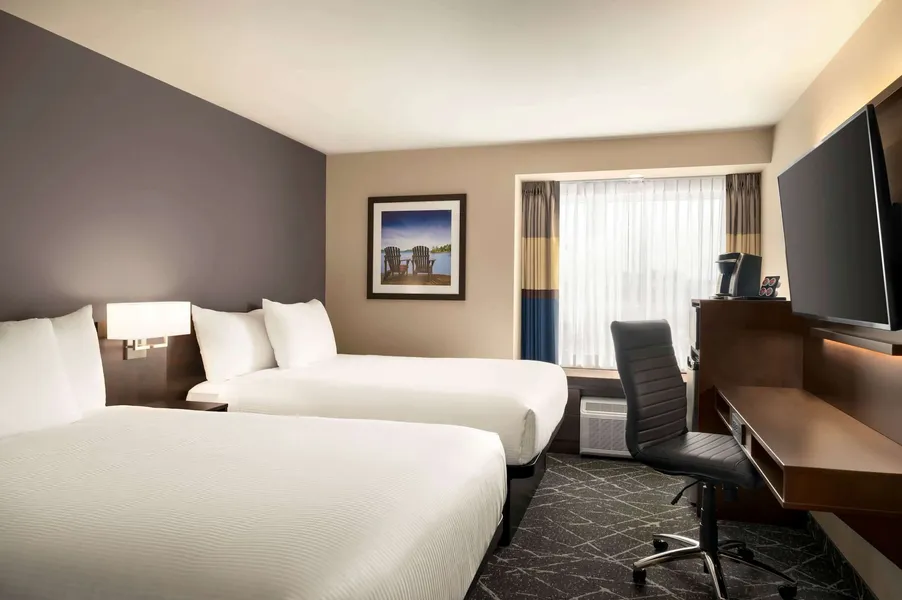 Microtel Inn & Suites by Wyndham Aurora hotel detail image 6