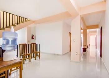 Hotel La Estancia hotel thumbnail 4