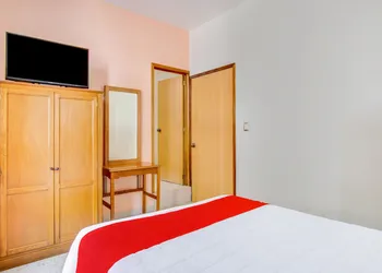 Hotel La Estancia hotel thumbnail 8