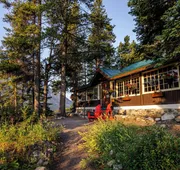 Storm Mountain Lodge Cabins & Dining hotel detail image 4