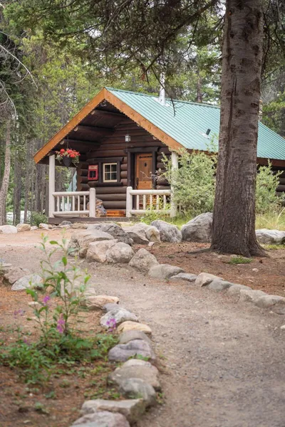 Storm Mountain Lodge Cabins & Dining hotel detail image 6