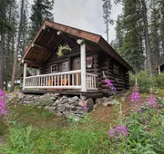 Storm Mountain Lodge Cabins & Dining hotel detail image 7