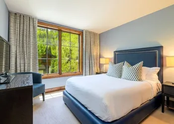 Platinum Vail Ritz-carlton 3 Bedroom Mountain Residence Just One Block From the Eagle Bahn Gondola hotel thumbnail 2