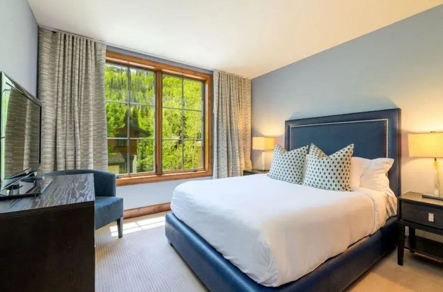 Platinum Vail Ritz-carlton 3 Bedroom Mountain Residence Just One Block From the Eagle Bahn Gondola hotel detail image 2